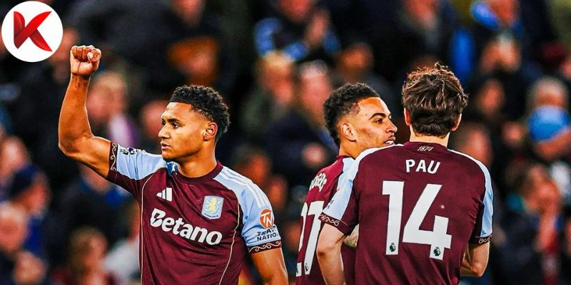 Aston Villa có màn phản công tốc độ